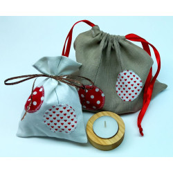 Linen gift bags with ornaments